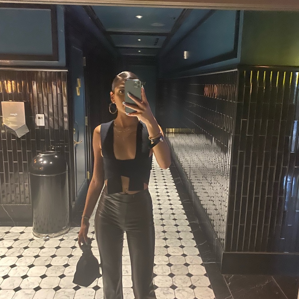 BLACK WRAP TOP - Picture 6 of 9